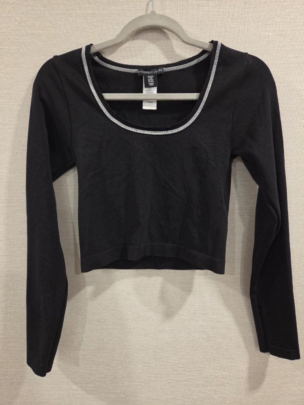Sincerely Jules Black Scoop Neck Crop Top M/L